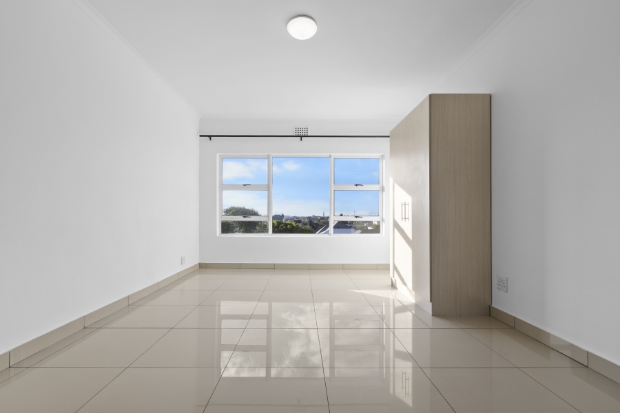 1 Bedroom Property for Sale in Heathfield Western Cape